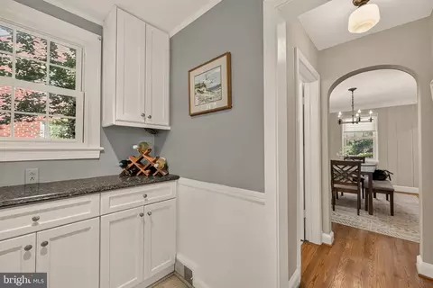 Entry Way - 212 Normandy Dr, Silver Spring, MD 20901 photo 6 of 8