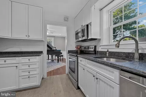 Kitchen - 212 Normandy Dr, Silver Spring, MD 20901 photo 3 of 5
