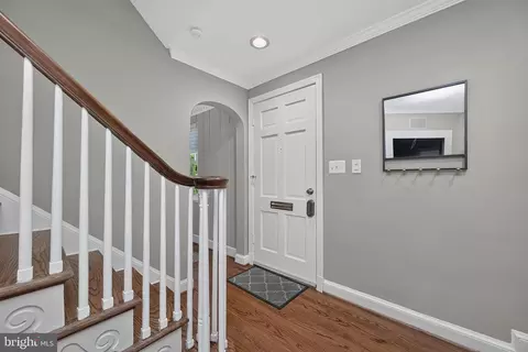 Entry Way - 212 Normandy Dr, Silver Spring, MD 20901 photo 2 of 8