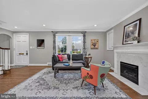 Living - 212 Normandy Dr, Silver Spring, MD 20901 photo 1 of 2