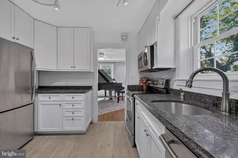Kitchen - 212 Normandy Dr, Silver Spring, MD 20901 photo 4 of 5