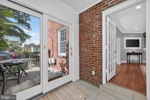Entry Way - 212 Normandy Dr, Silver Spring, MD 20901 photo 4 of 8