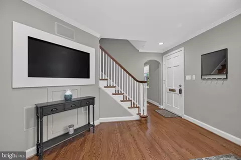Entry Way - 212 Normandy Dr, Silver Spring, MD 20901 photo 3 of 8