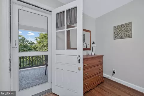 Entry Way - 212 Normandy Dr, Silver Spring, MD 20901 photo 7 of 8