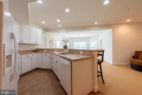 Kitchen - 17929 Bliss Dr, Poolesville, MD 20837 photo 5 of 7