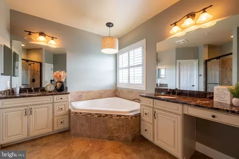 Bath - 17929 Bliss Dr, Poolesville, MD 20837 photo 2 of 3