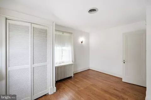 Bedroom - 1907 Rookwood Rd, Silver Spring, MD 20910 photo 5 of 7
