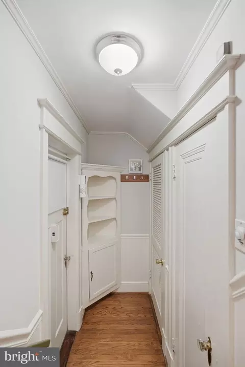 Entry Way - 1907 Rookwood Rd, Silver Spring, MD 20910 photo 5 of 8