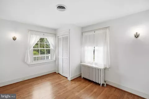 Bedroom - 1907 Rookwood Rd, Silver Spring, MD 20910 photo 4 of 7