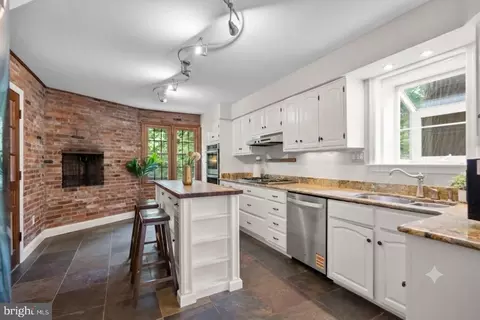 Kitchen - 1111 Meurilee Ln, Silver Spring, MD 20901 photo 3 of 5