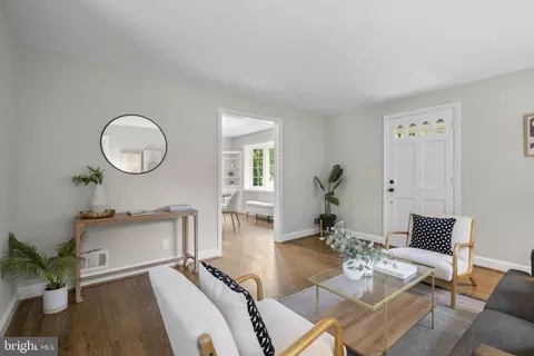 Living - 1111 Meurilee Ln, Silver Spring, MD 20901 photo 2 of 2