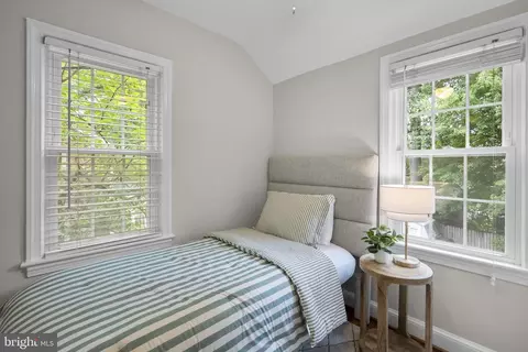 Bedroom - 1111 Meurilee Ln, Silver Spring, MD 20901 photo 3 of 5