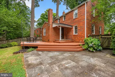 Exterior - 1111 Meurilee Ln, Silver Spring, MD 20901 photo 4 of 8