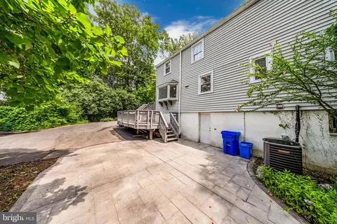 Exterior - 9920 Capitol View Ave, Silver Spring, MD 20910 photo 4 of 4