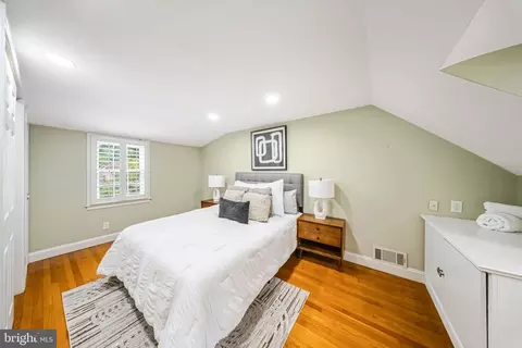 Bedroom - 9920 Capitol View Ave, Silver Spring, MD 20910 photo 4 of 11