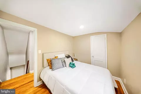 Bedroom - 9920 Capitol View Ave, Silver Spring, MD 20910 photo 6 of 11