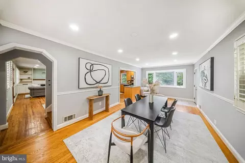 Dining - 9920 Capitol View Ave, Silver Spring, MD 20910 photo 3 of 5