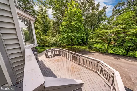 Exterior - 9920 Capitol View Ave, Silver Spring, MD 20910 photo 3 of 4