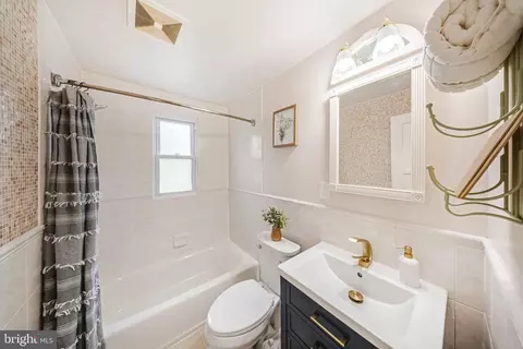 Bath - 9920 Capitol View Ave, Silver Spring, MD 20910 photo 2 of 2