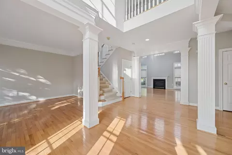 Entry Way - 3830 Glen Eagles Dr, Silver Spring, MD 20906 photo 2 of 13