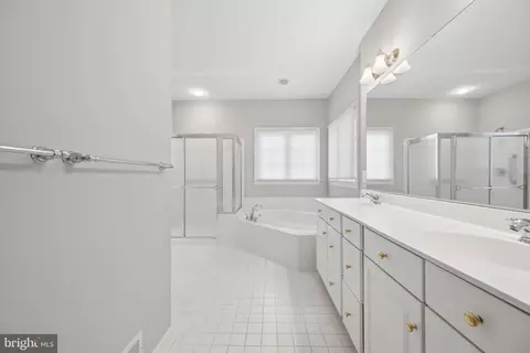 Bath - 3830 Glen Eagles Dr, Silver Spring, MD 20906 photo 1 of 6