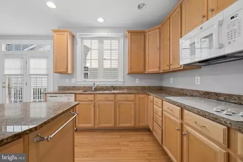 Kitchen - 3830 Glen Eagles Dr, Silver Spring, MD 20906 photo 9 of 10