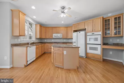Kitchen - 3830 Glen Eagles Dr, Silver Spring, MD 20906 photo 5 of 10