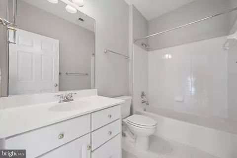 Bath - 3830 Glen Eagles Dr, Silver Spring, MD 20906 photo 5 of 6