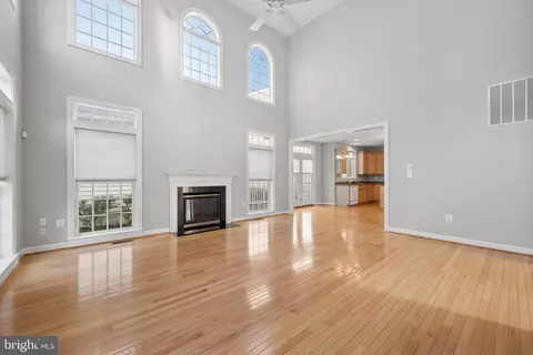 Living - 3830 Glen Eagles Dr, Silver Spring, MD 20906 photo 10 of 13