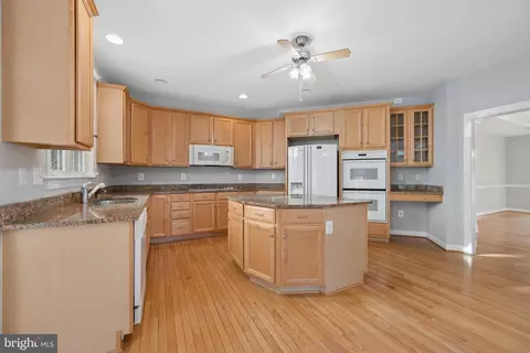 Kitchen - 3830 Glen Eagles Dr, Silver Spring, MD 20906 photo 6 of 10