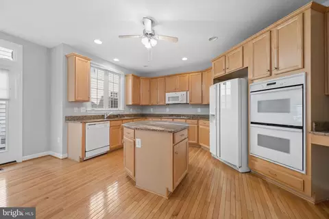 Kitchen - 3830 Glen Eagles Dr, Silver Spring, MD 20906 photo 4 of 10