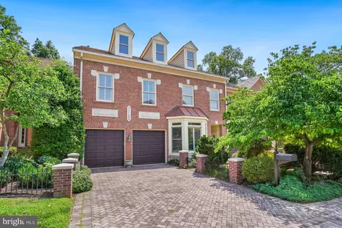 11123 Potomac Crest Dr, Potomac, MD 20854