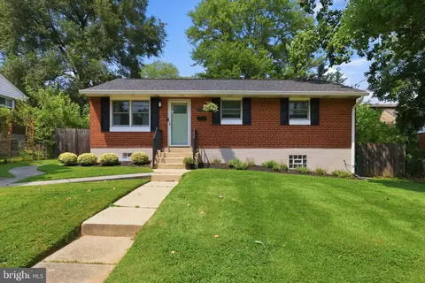 11315 Schuylkill Rd, Rockville, MD 20852