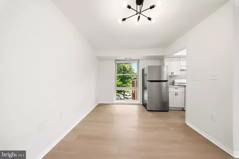 Living - 2202 Greenery Ln #301-22, Silver Spring, MD 20906 photo 5 of 5