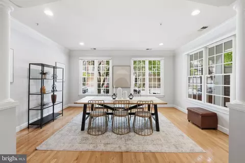 306 Oak Knoll Ter, Rockville, MD 20850