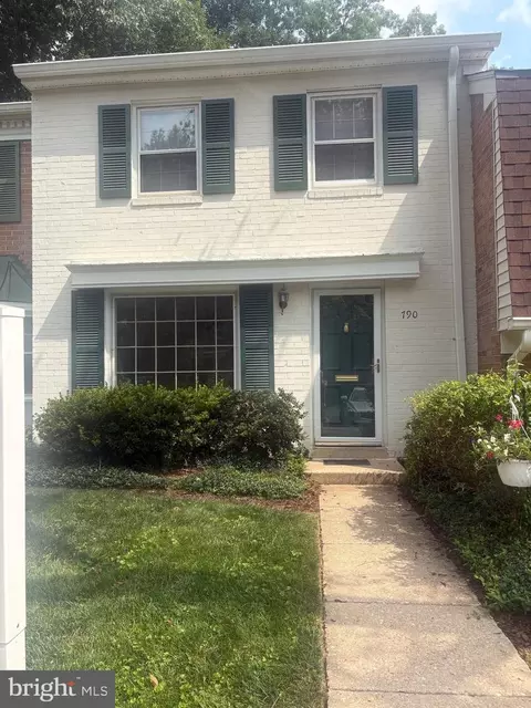 790 Azalea Dr #15-790, Rockville, MD 20850