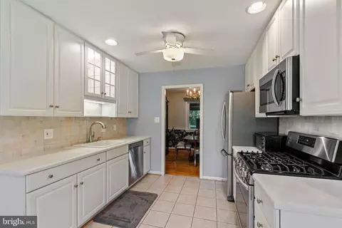 2209 Coffeewood Ct, Silver Spring, MD 20906 photo 9