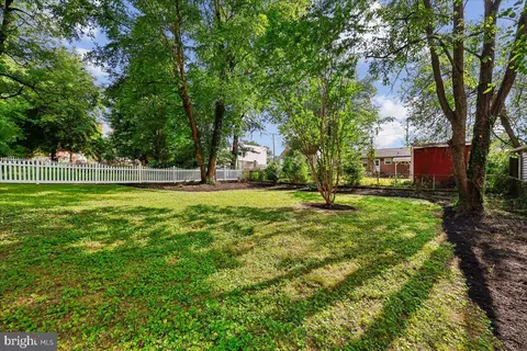 Exterior - 10404 Amherst Ave, Silver Spring, MD 20902 photo 11 of 12