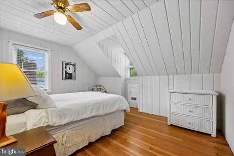 Bedroom - 10404 Amherst Ave, Silver Spring, MD 20902 photo 4 of 4