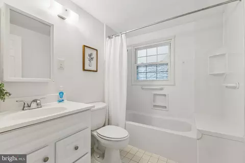 Bath - 2805 Blazer Ct, Silver Spring, MD 20906 photo 2 of 4