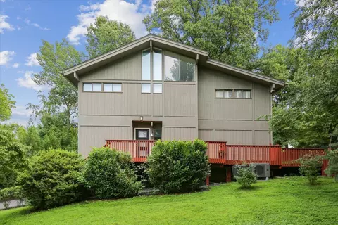 7614 Carteret Rd, Bethesda, MD 20817