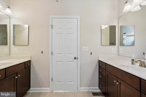 Entry Way - 3710 Doc Berlin Dr, Silver Spring, MD 20906 photo 4 of 7