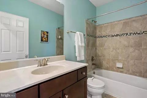 Bath - 3710 Doc Berlin Dr, Silver Spring, MD 20906 photo 1 of 2