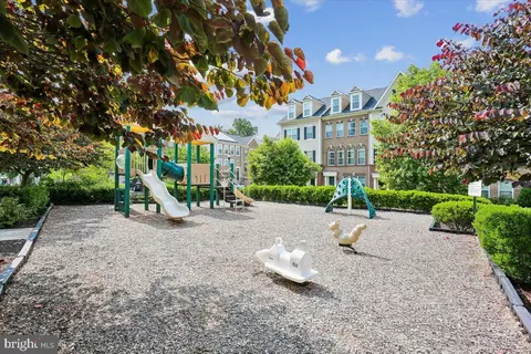 Exterior - 3710 Doc Berlin Dr, Silver Spring, MD 20906 photo 8 of 9