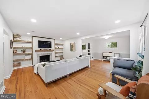 Living - 9509 Caroline Ave, Silver Spring, MD 20901 photo 2 of 3
