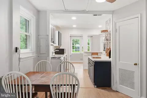 Entry Way - 9509 Caroline Ave, Silver Spring, MD 20901 photo 2 of 3