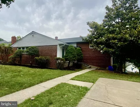 2209 Mark Ct, Silver Spring, MD 20910 photo 2