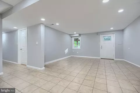 Living - 1111 Hornell Dr, Silver Spring, MD 20905 photo 3 of 3
