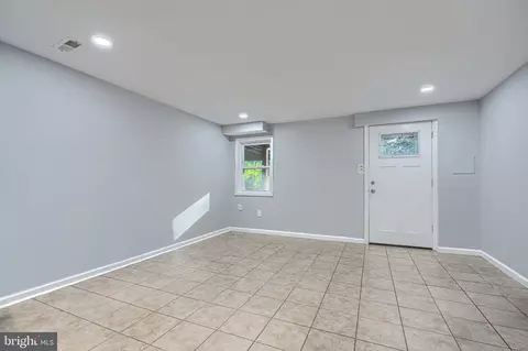 Living - 1111 Hornell Dr, Silver Spring, MD 20905 photo 2 of 3