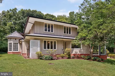 Exterior - 1118 Orchard Way, Silver Spring, MD 20904 photo 5 of 11